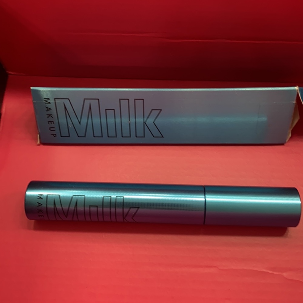 Mascara - Picture 3 of 3